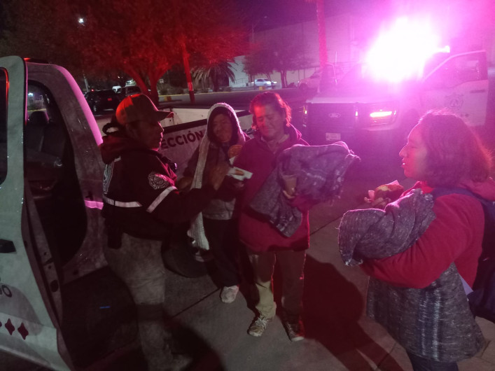 Implementa Protección Civil de Nuevo Laredo operativo carrusel para proteger a personas en situación de calle ante bajas temperaturas