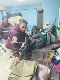 Protección civil y bomberos implementa operativo carrusel ante bajas temperaturas en Nuevo Laredo