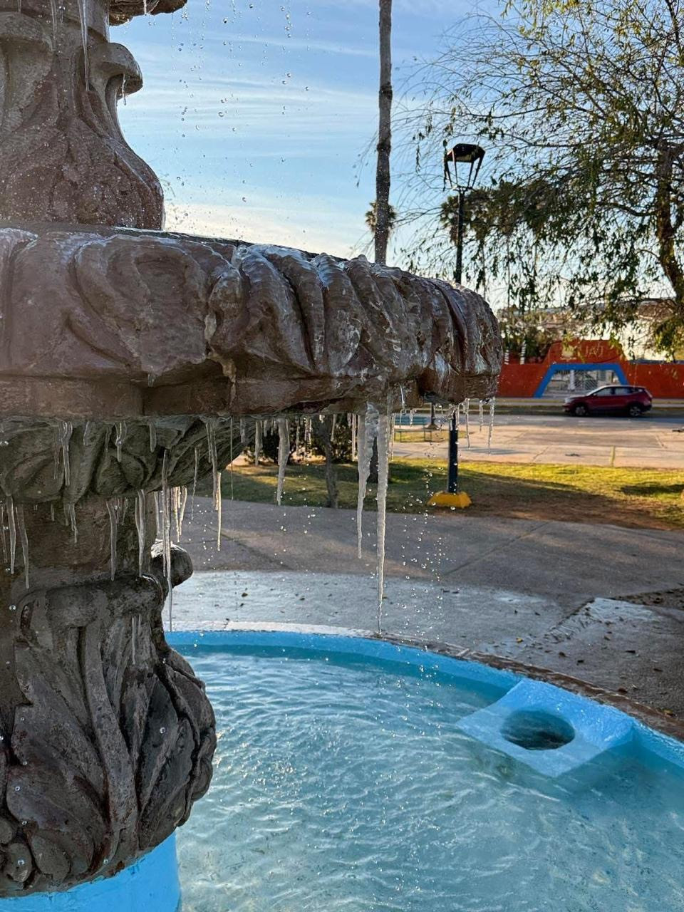 Onda gélida paraliza clases y activa operativos de emergencia en Nuevo Laredo