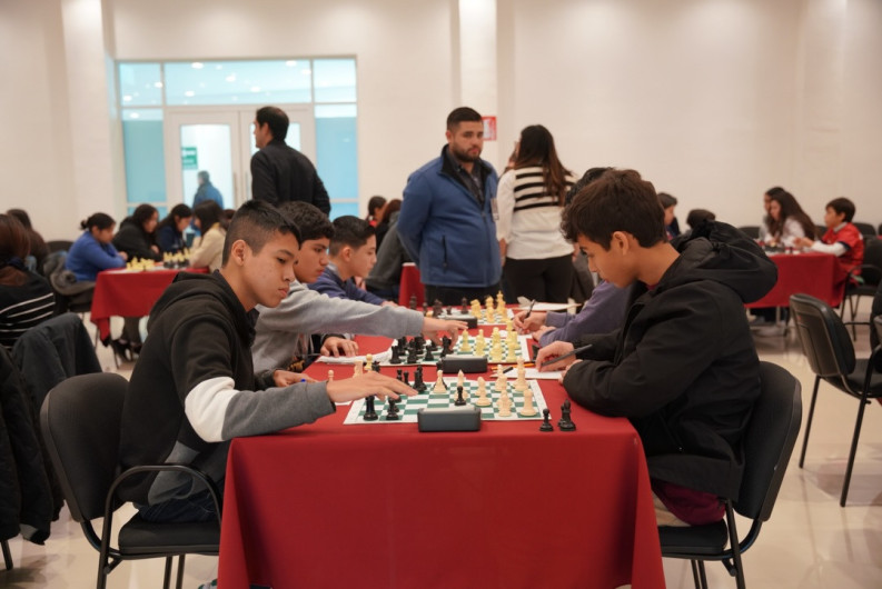 Destaca Nuevo Laredo como sede estatal de competencias de CONADE, llegan atletas y familias de todo Tamaulipas