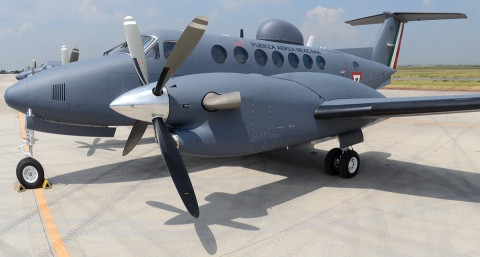 Defensa autoriza sobrevuelo de aeronaves de EU por misión humanitaria