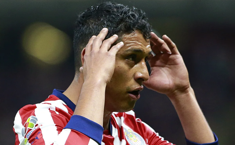 Luis Romo, baja sensible de Chivas para el Clásico Nacional ante América