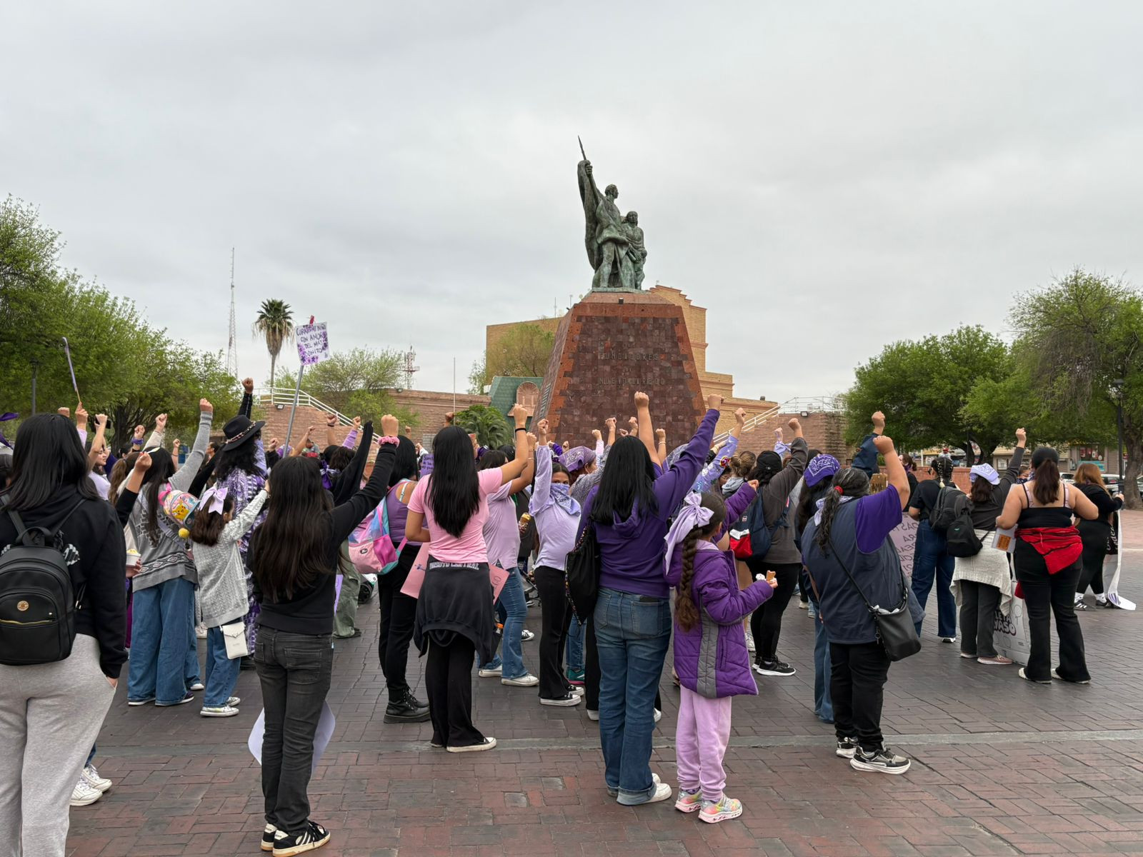 Nuevo Laredo se tiñe de morado: Un grito colectivo contra el silencio y la violencia