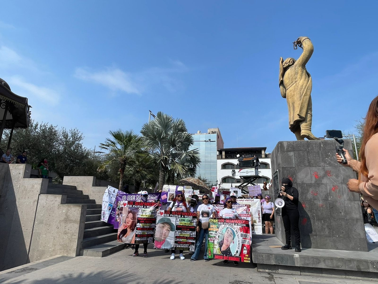 Con marcha y testimonios, mujeres conmemoran el 8M en Reynosa