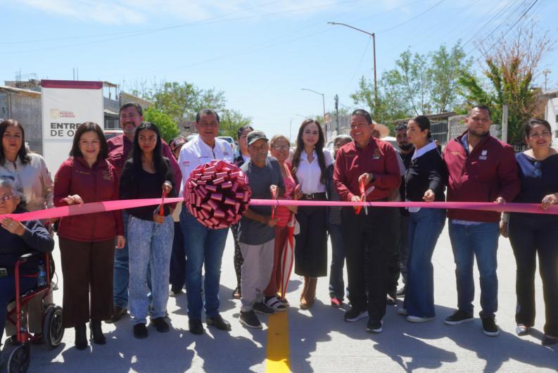 Avanza transformación urbana al poniente de Nuevo Laredo; entrega alcaldesa Carmen Lilia Canturosas obras de repavimentación
