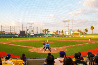 Celebran aficionados Beisbol Profesional con Carlos Peña Ortiz el 277 Aniversario de la Fundación de Reynosa