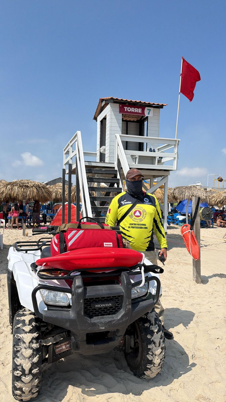 Refuerzan operativo de seguridad en Playa Miramar para proteger a turistas