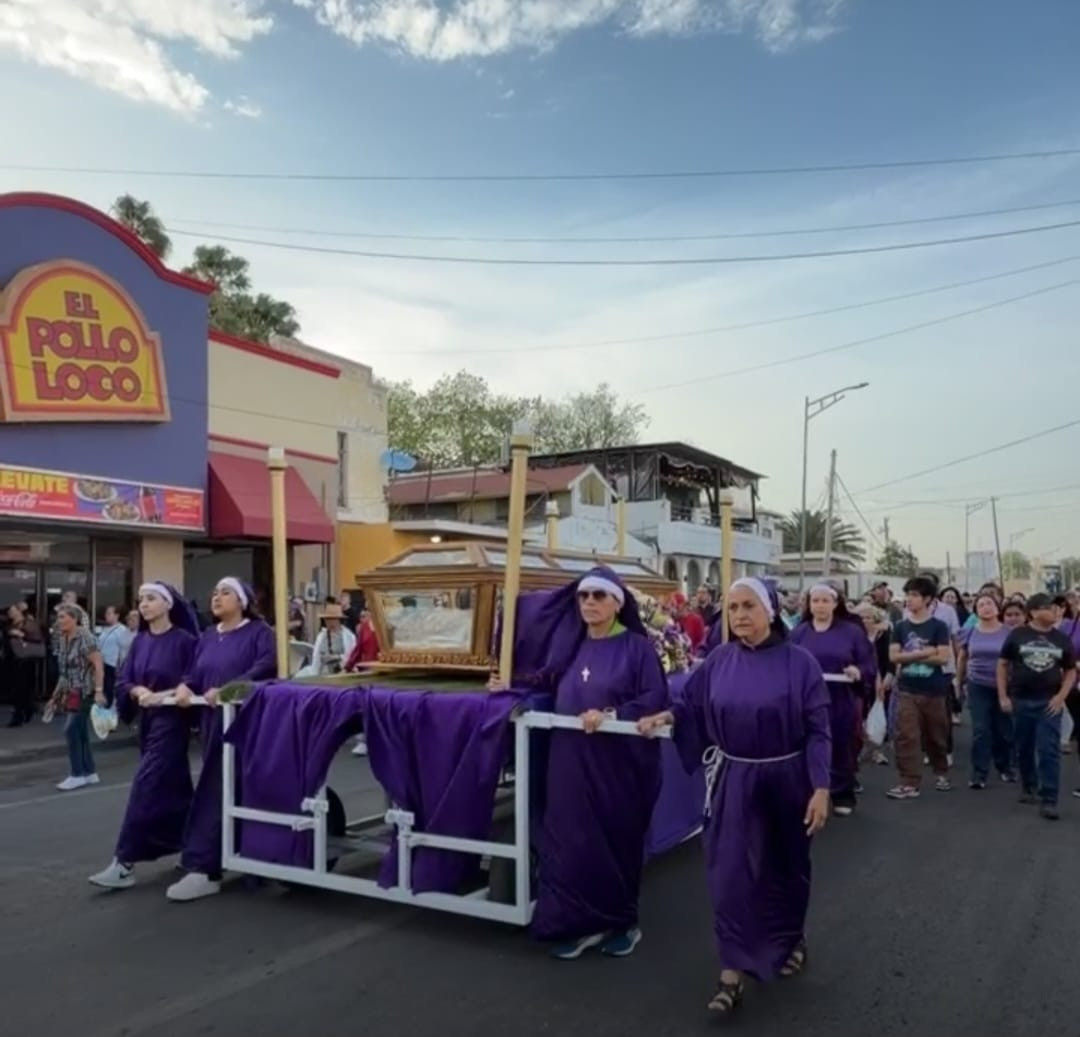 Fe y Devoción: Cientos de fieles acompañan la Procesión del Silencio en Nuevo Laredo
