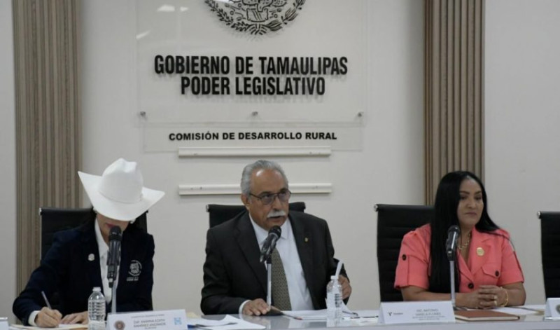 Comparece secretario de Desarrollo Rural y destaca logros del sector