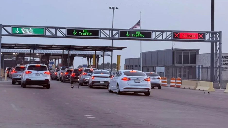 Condado de Cameron solicita apoyo de CBP para reducir tiempos de espera en cruces internacionales