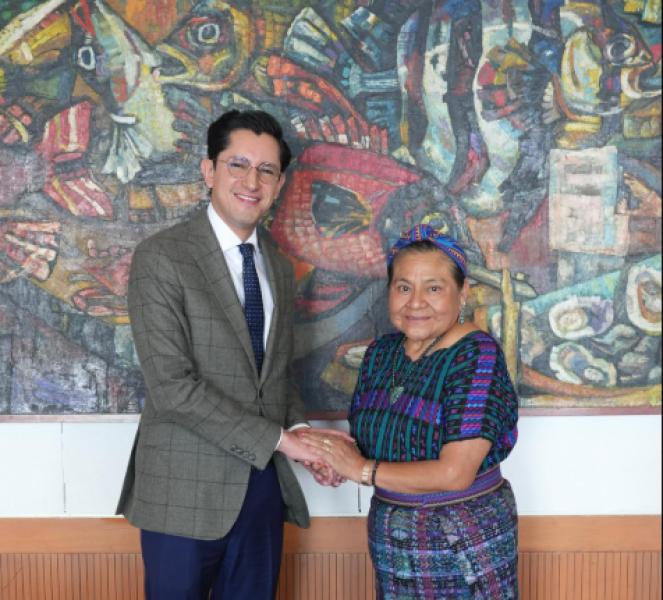 Rigoberta Menchú es nombrada Alta Consejera de México en derechos de mujeres e indígenas