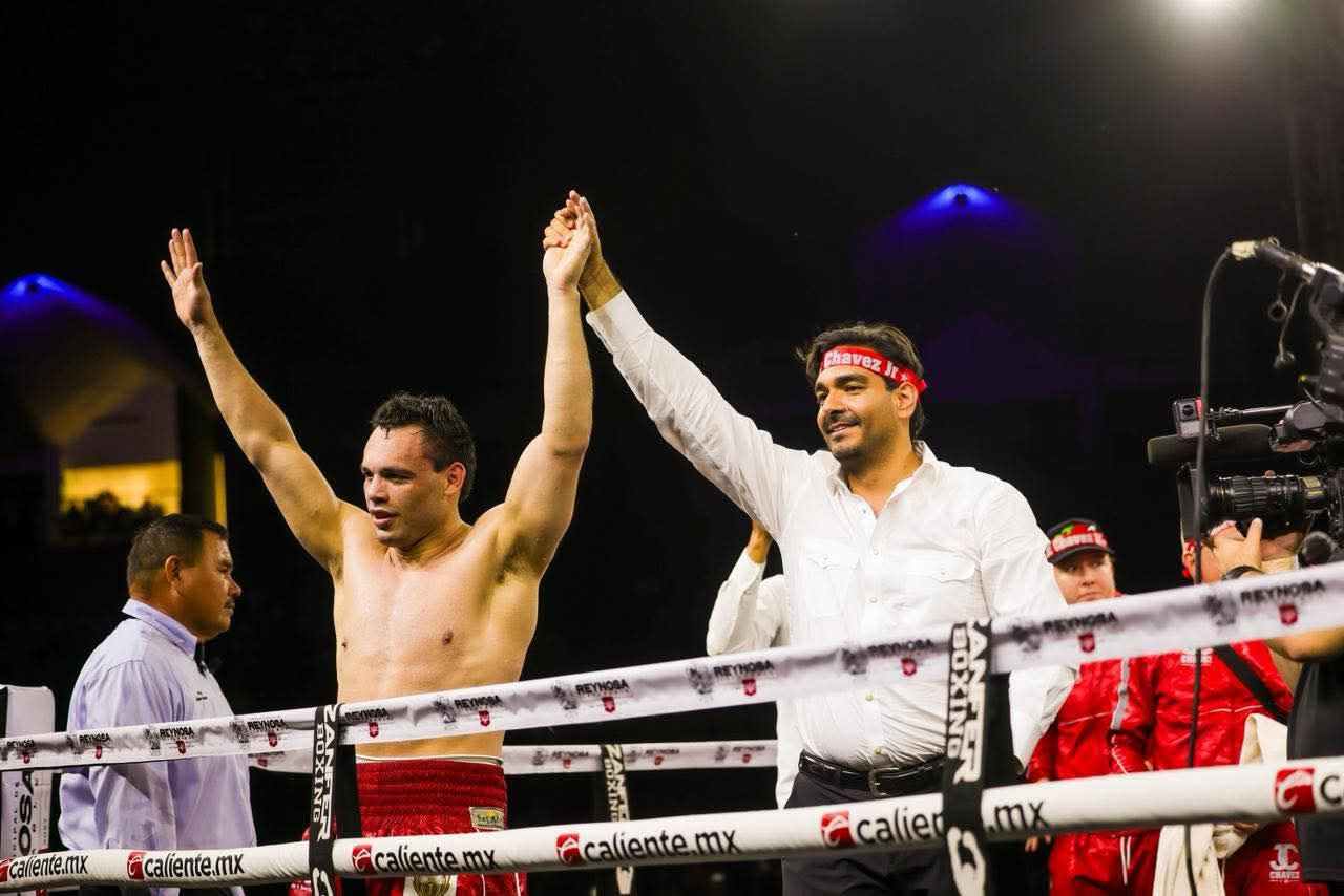 Box Imparable, felicitó Carlos Peña Ortiz a Julio César Chávez Jr por su triunfo ante Jhon Caicedo