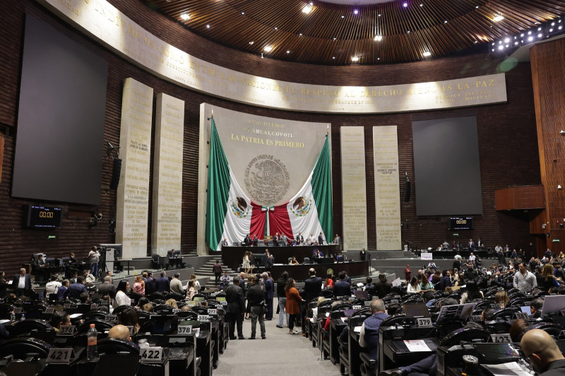 Diputados avalan reforma constitucional para expedir ley general en materia de feminicidio