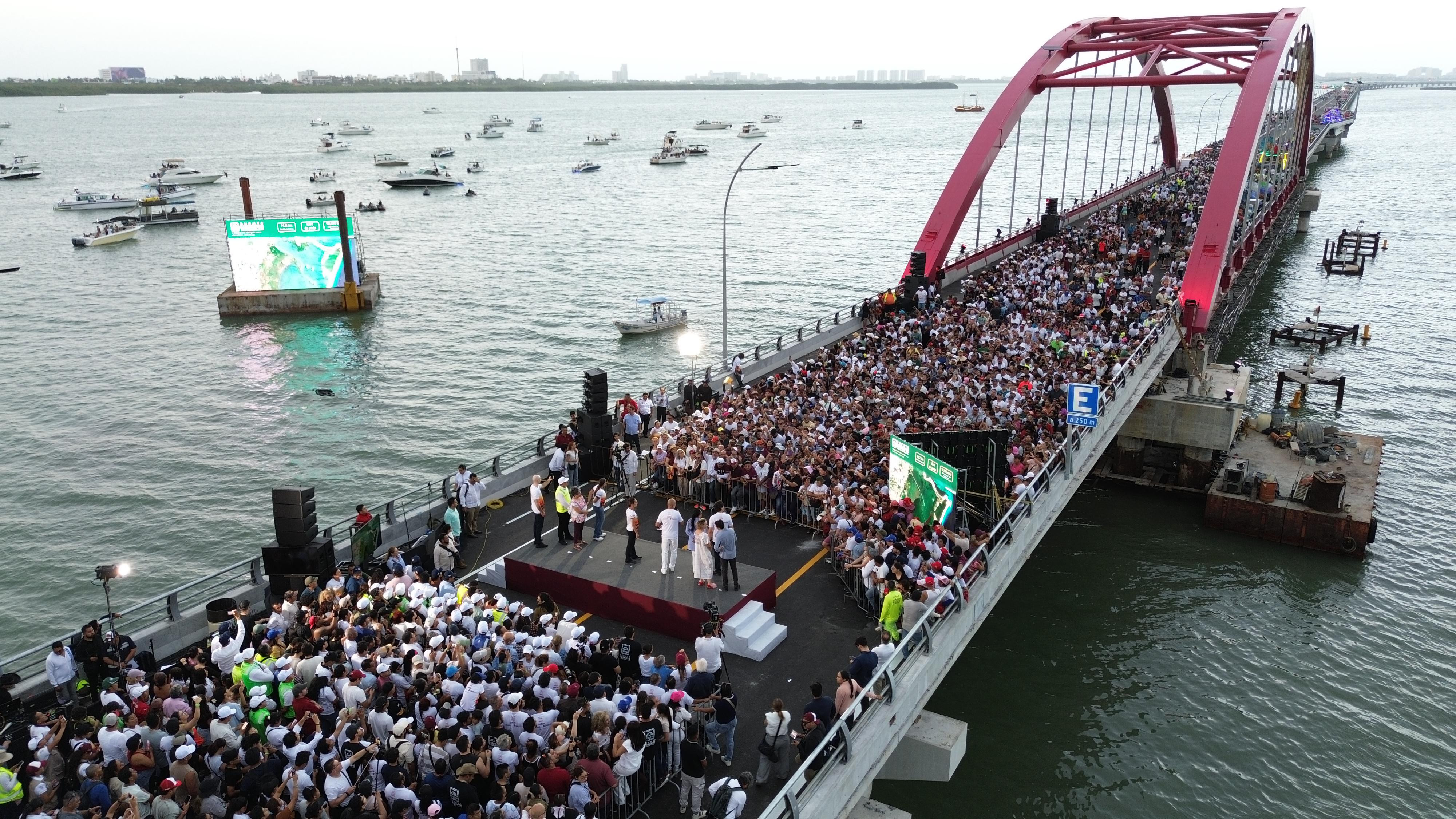 Sheinbaum inaugura el Puente Vehicular Nichupté en Cancún