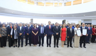 Américo Villarreal destaca labor del magisterio en celebración del Día del Maestro