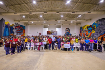 Encabezó Carlos Peña Ortiz entrega de tarjetas de Becas Rita Cetina en Reynosa
