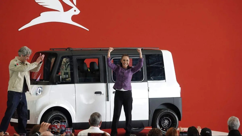 Sheinbaum presenta Olinia, el primer auto eléctrico mexicano