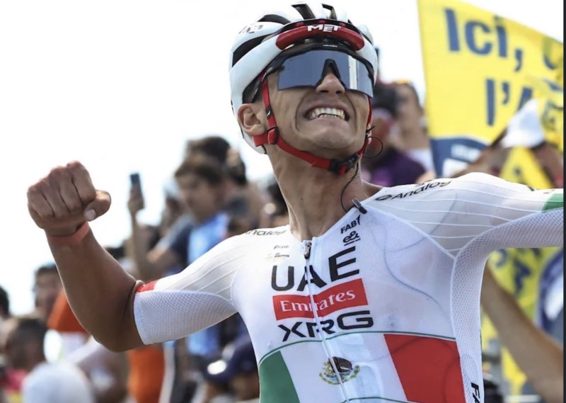 Isaac del Toro conquista el Grand Colombier y vence a Ayuso en un espectacular duelo de montaña