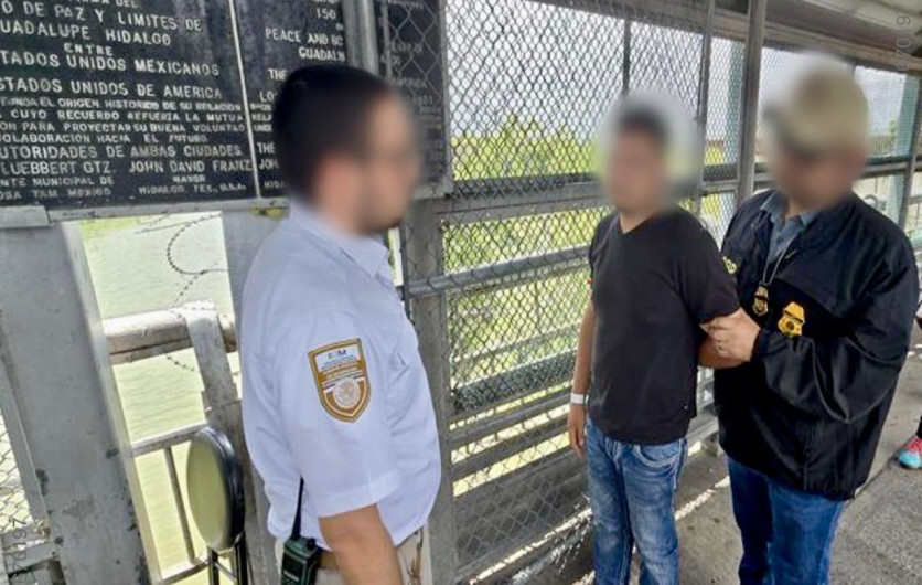 Capturan en Texas y entregan a México a fugitivo acusado de delitos sexuales contra un menor