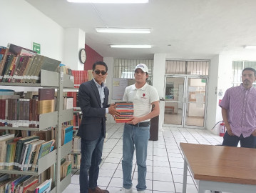 Reciben bibliotecas de Nuevo Laredo libros del Fondo de Cultura Economica