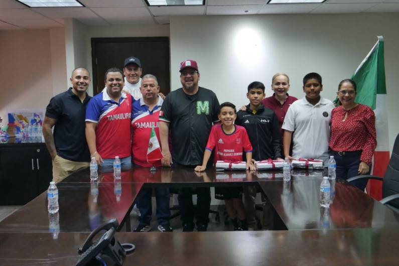Secretario de Educación reconoce a estudiantes de Tamaulipas por representar a México en Mundial 2026