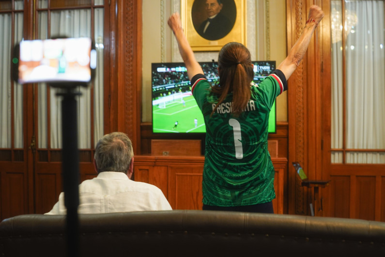 “Llena de orgullo a todo México”: Sheinbaum celebra victoria del Tri