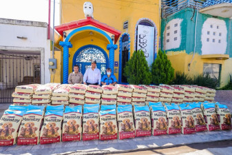 Entregó Carlos Peña Ortiz donativo de más de 3 Toneladas de croquetas