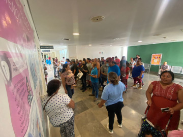 Trabajadores de la UMF 76 del IMSS se van a paro laboral