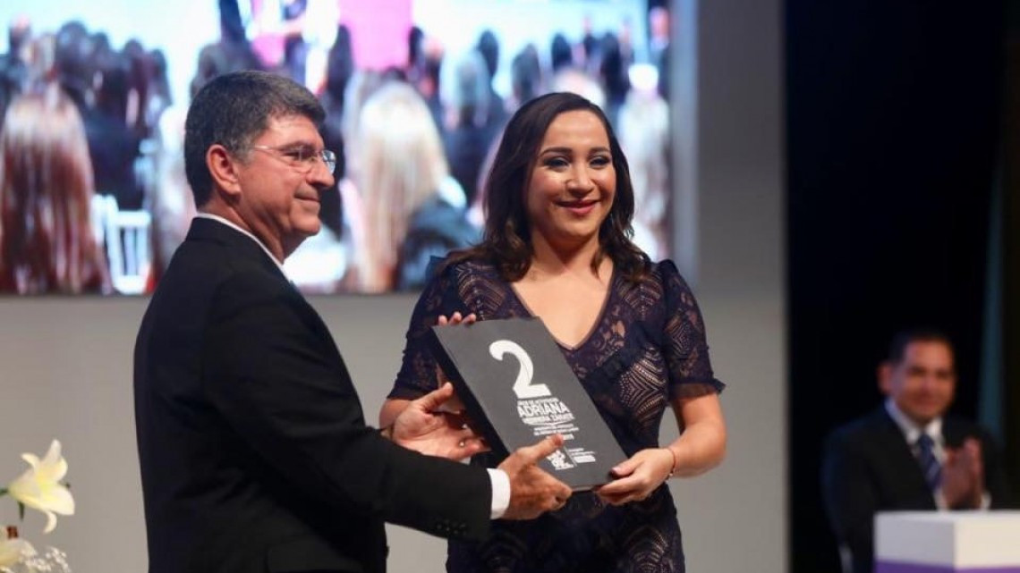 Rinde Adriana Herrera Zarate 2do informe de actividades del DIF