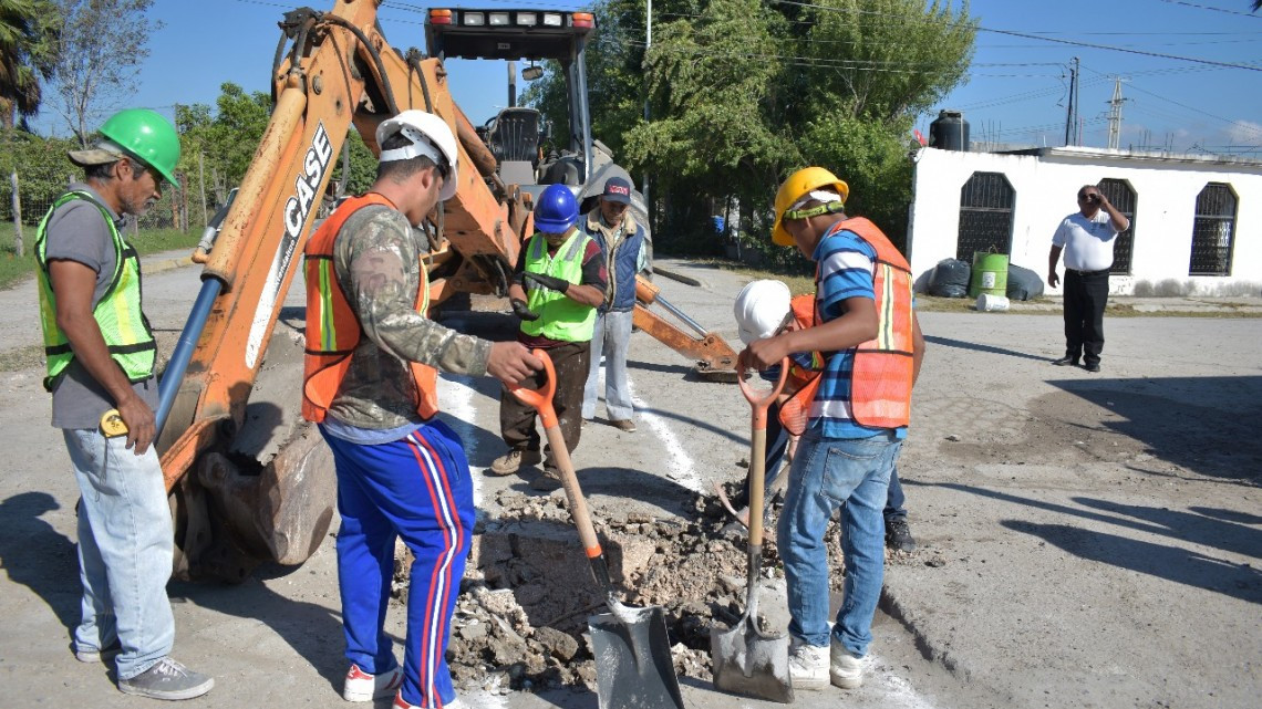 Inicia Municipio reposición de drenaje sanitario.
