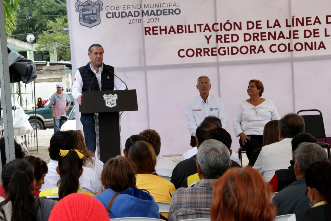 Lleva Adrián Oseguera red hidrosanitaria en colonias de Madero