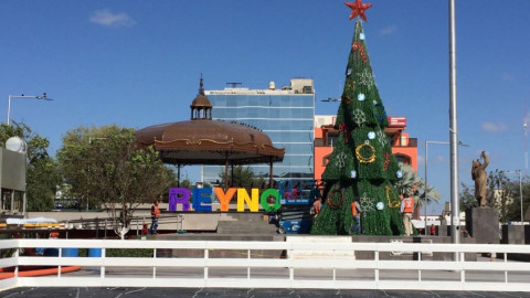 Crecen visitantes al centro por pista de hielo