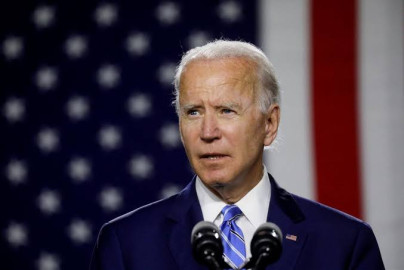 Revoca Biden decreto de Trump para que los inmigrantes tengan seguro médico