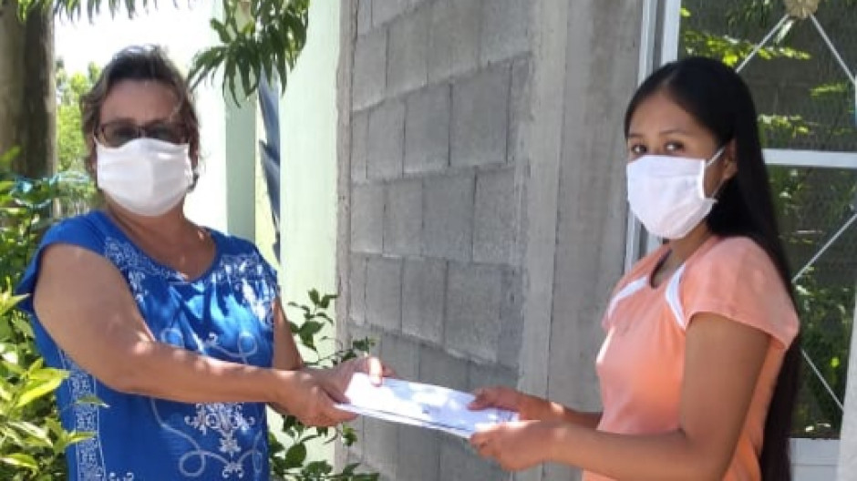 Entrega Municipio Becas casa por casa a estudiantes reynosenses