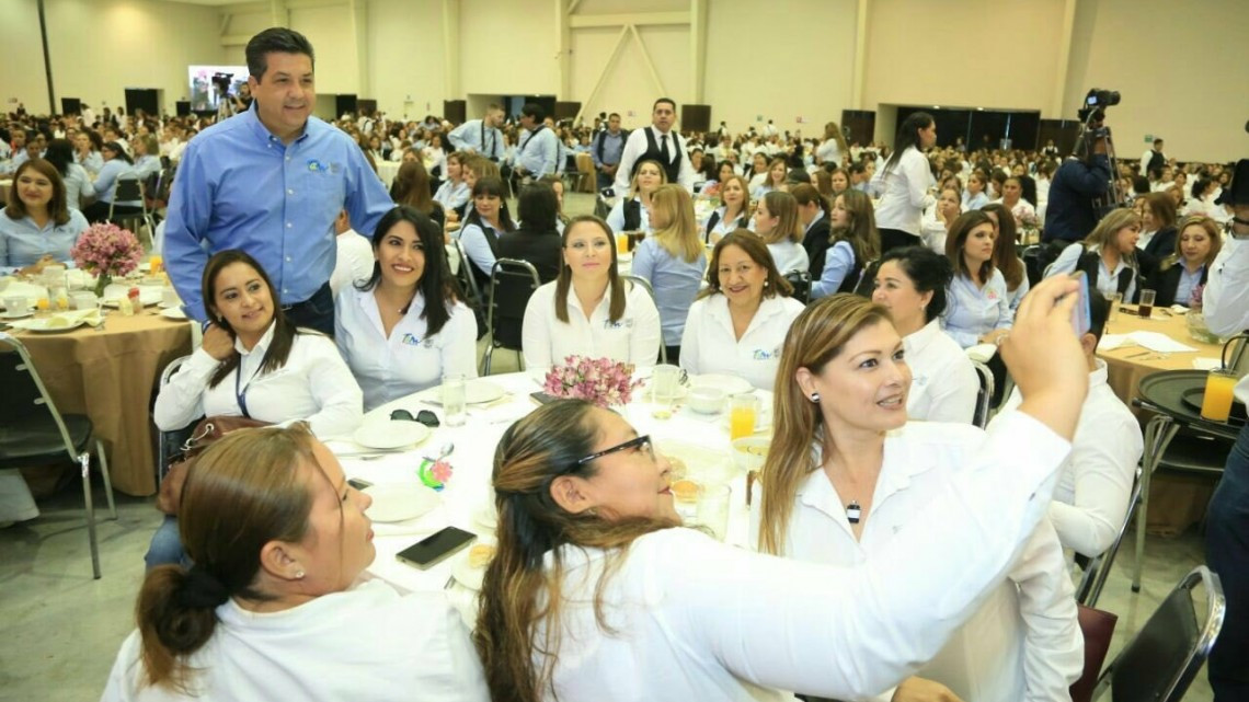 Mamás burócratas se van de puente