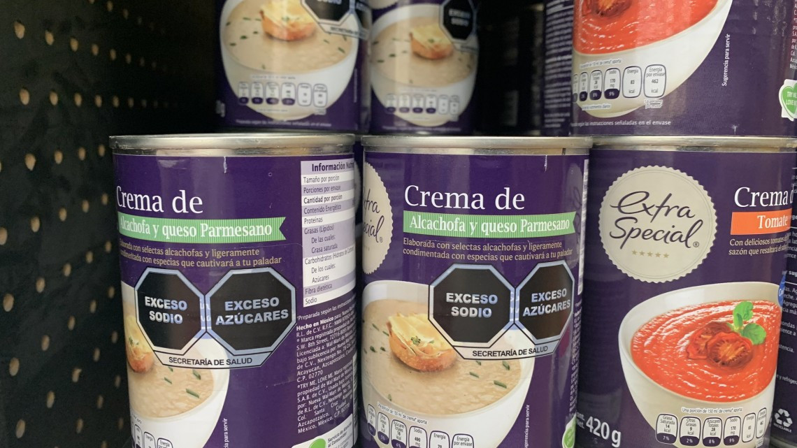 Productos comienzan a llegar a las tiendas con el nuevo etiquetado de sellos