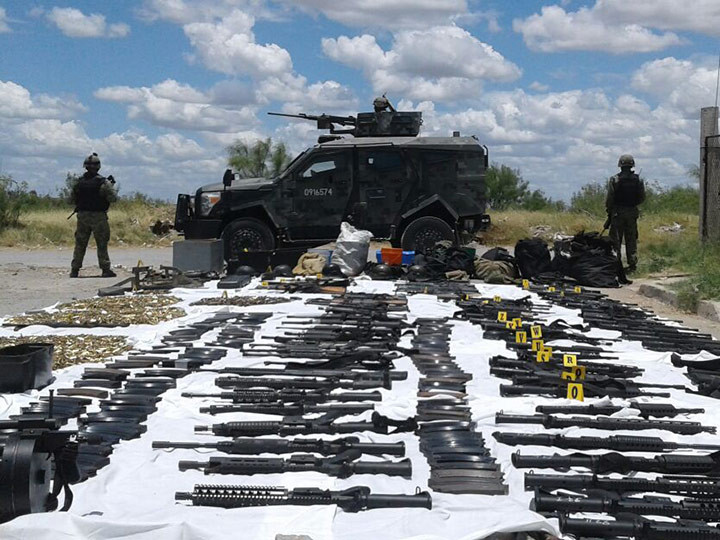 Militares de la 8/a Zona Militar aseguran un gran arsenal 