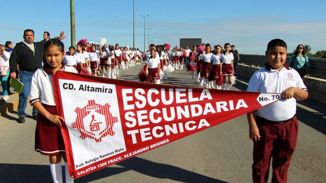 Realizan desfile por 107 Aniversario de la Revolución Mexicana