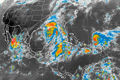 El huracán Nate toca tierra en la boca del río Mississippi