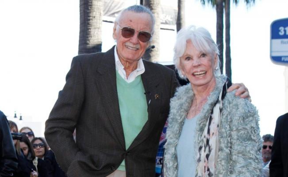 Muere esposa de Stan Lee