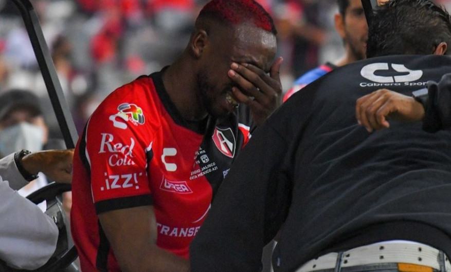 Julián Quiñones es operado con éxito tras sufrir fractura en la mano