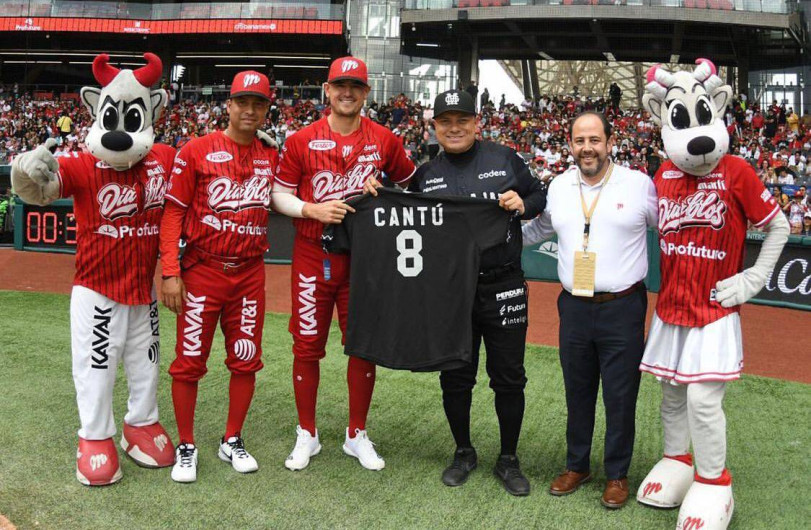 La afición se rinde al “Bronco” en el Harp Helú 