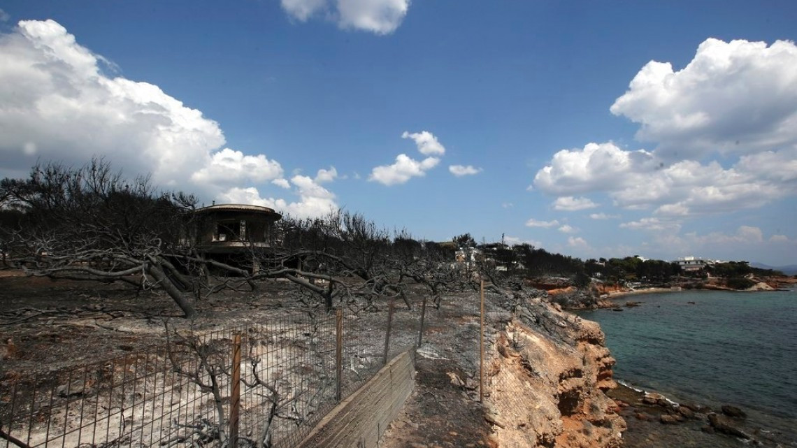 Ascienden a 86 las víctimas mortales por incendios en Grecia