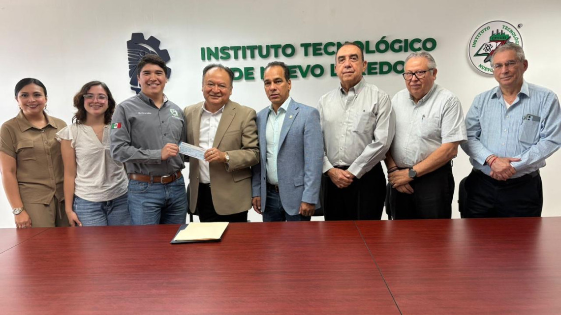 Entrega Consejo de Instituciones becas de titulación 