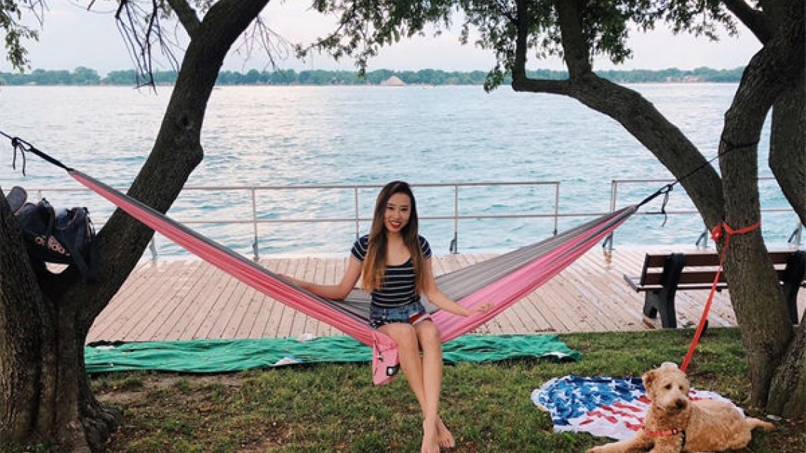 Miss Michigan pierde título por publicaciones racistas