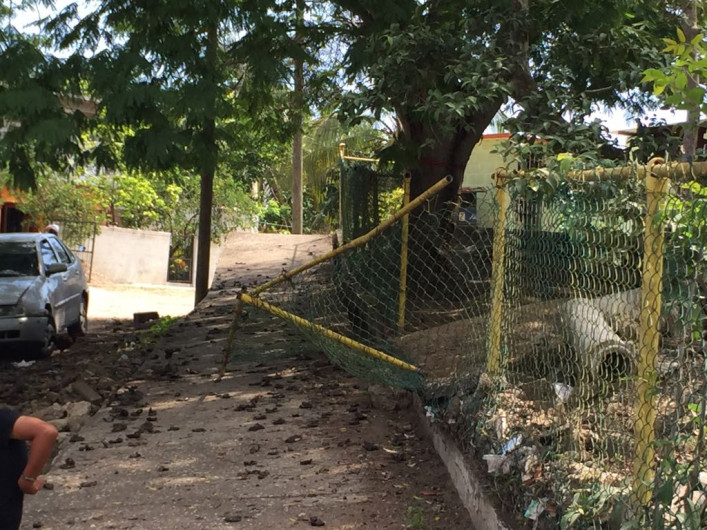 Mejoran la infraestructura educativa, reconociendo muchas carencias.