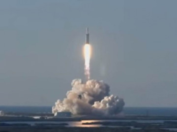 Lanzan cohete Falcon Heavy de SpaceX