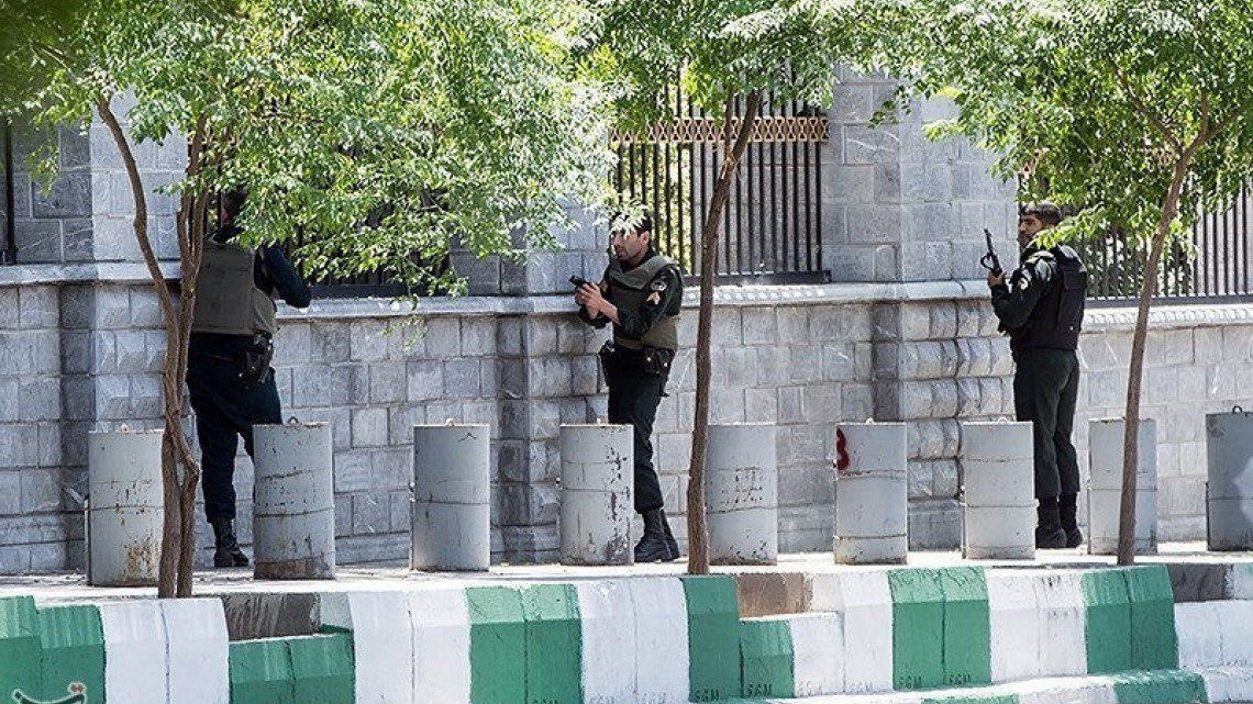 Ataque terrorista del EI en Teherán deja 12 muertos