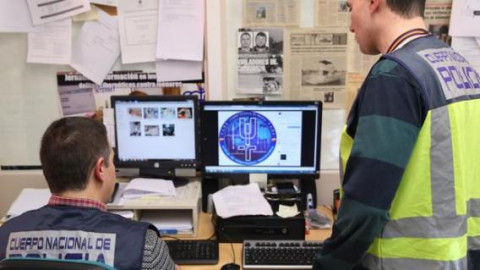 Detienen a hombre por distribuir 20 mil archivos de pornografía infantil