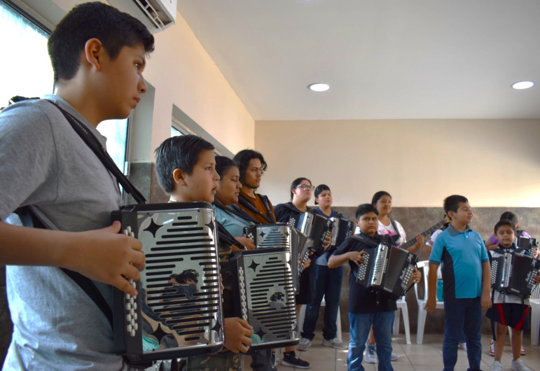 IRCA invita a inscripción a clases de acordeón 